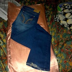 ❄️🌲WINTER SALE⛄️💨 Hollister boot jeans